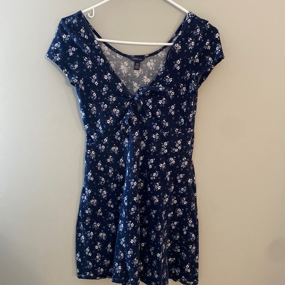 Short dress - Picture 1 of 2